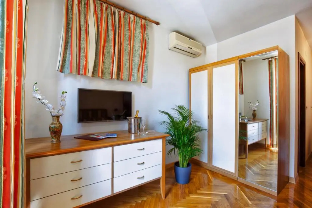 Villa Sveta Eufemija Bed end Breakfast I