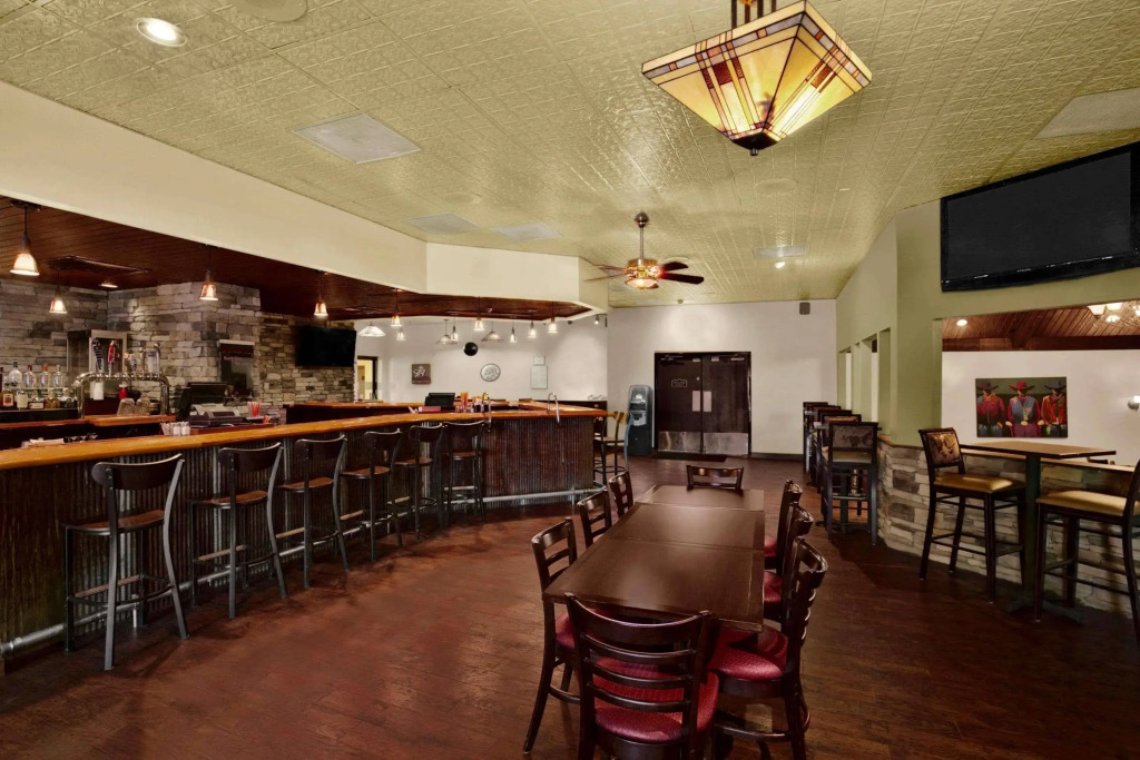 Roosevelt Grand Dakota SureStay Collection by Best Western