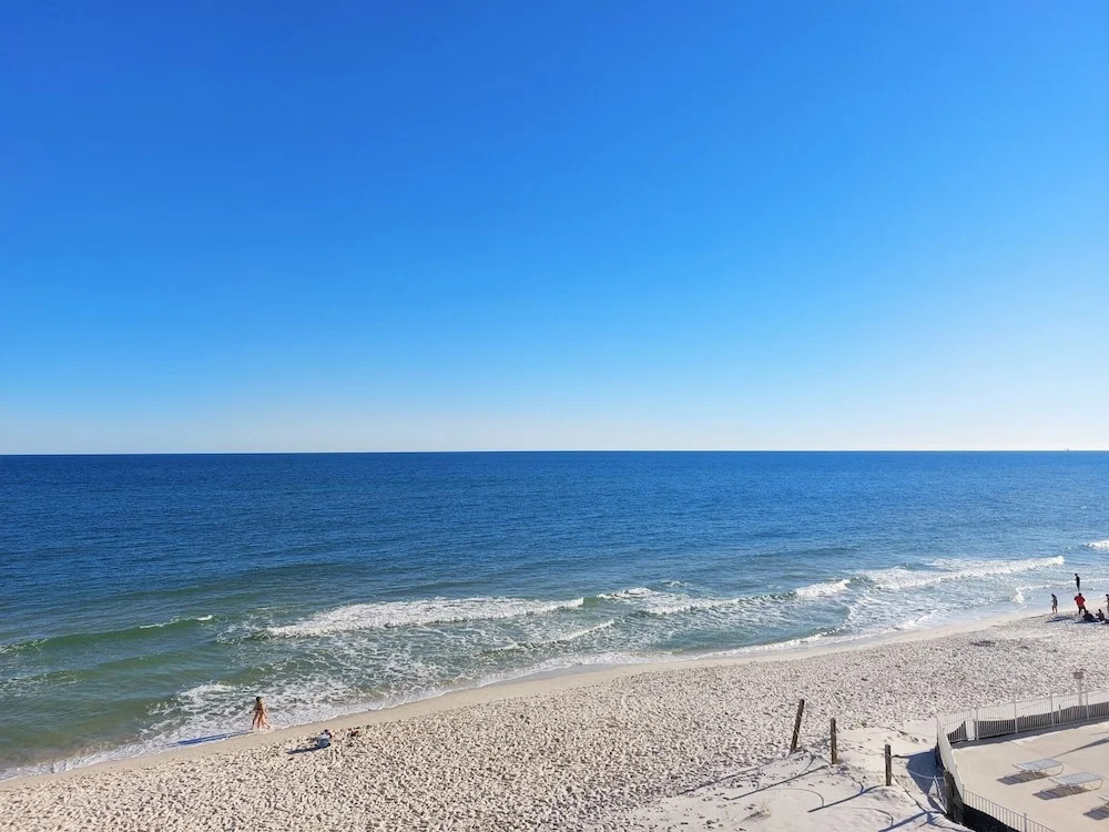 Tropical Winds 303 2 Bedroom Condo by RedAwning
