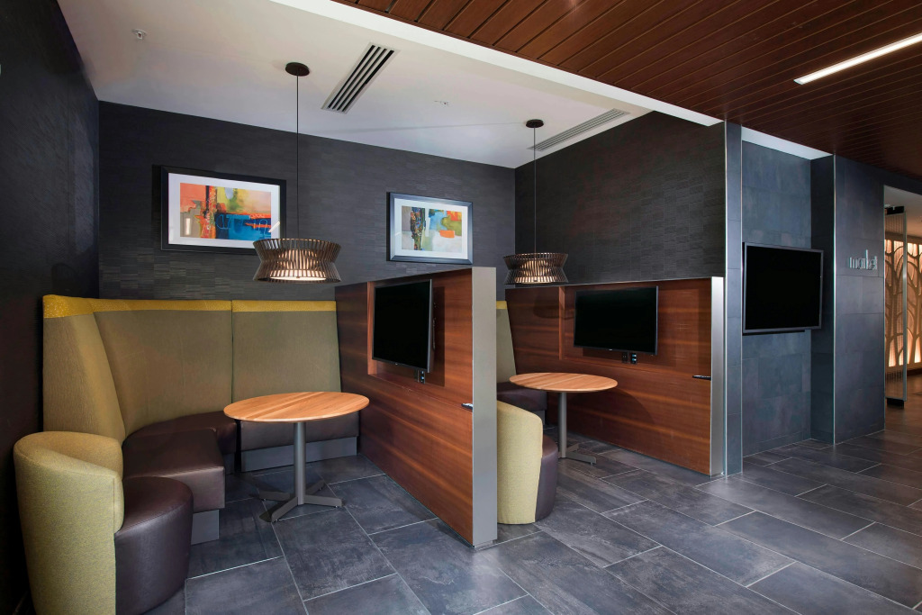 Courtyard by Marriott Atlanta Alpharetta/Avalon Area