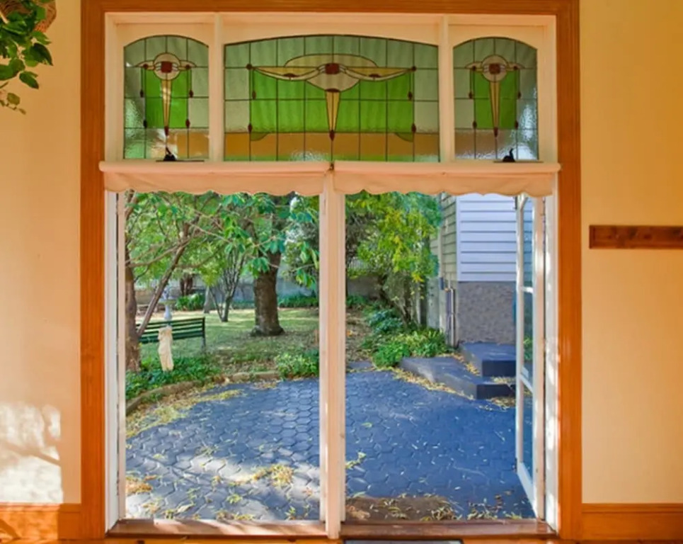 Seaton on Spence - Old world charm with modern living