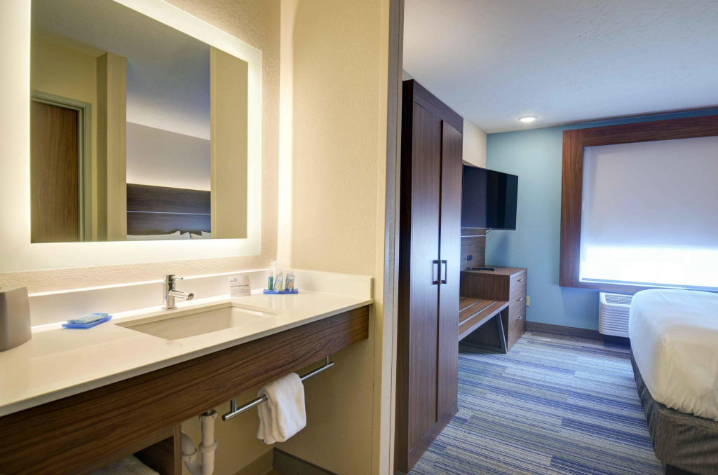 Holiday Inn Express & Suites North Platte by IHG