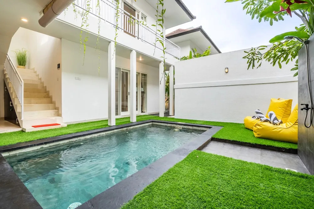 Montana Berawa Villa by Betterplace