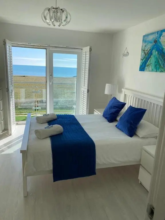 LUXURY BEACHFRONT OUTSTANDING 2 bedroom APARTMENT