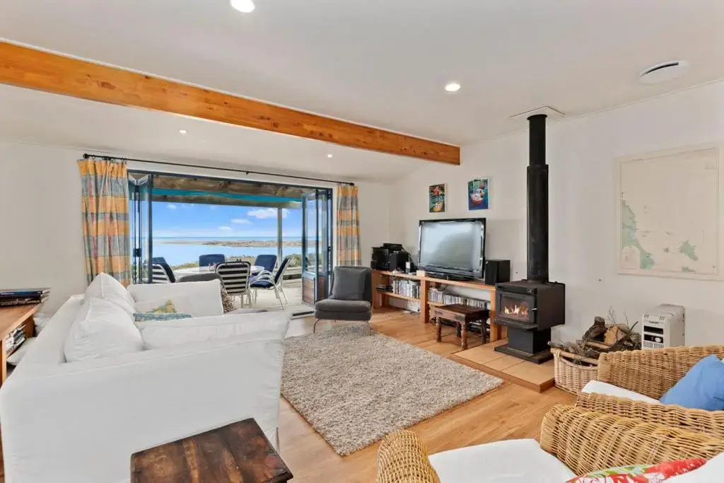 Taste Of Paradise with WiFi!- Mangawhai Heads Home