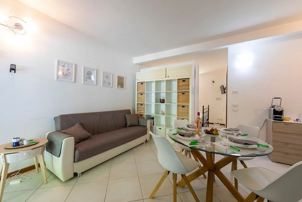 Perla del Lago Near the Beach