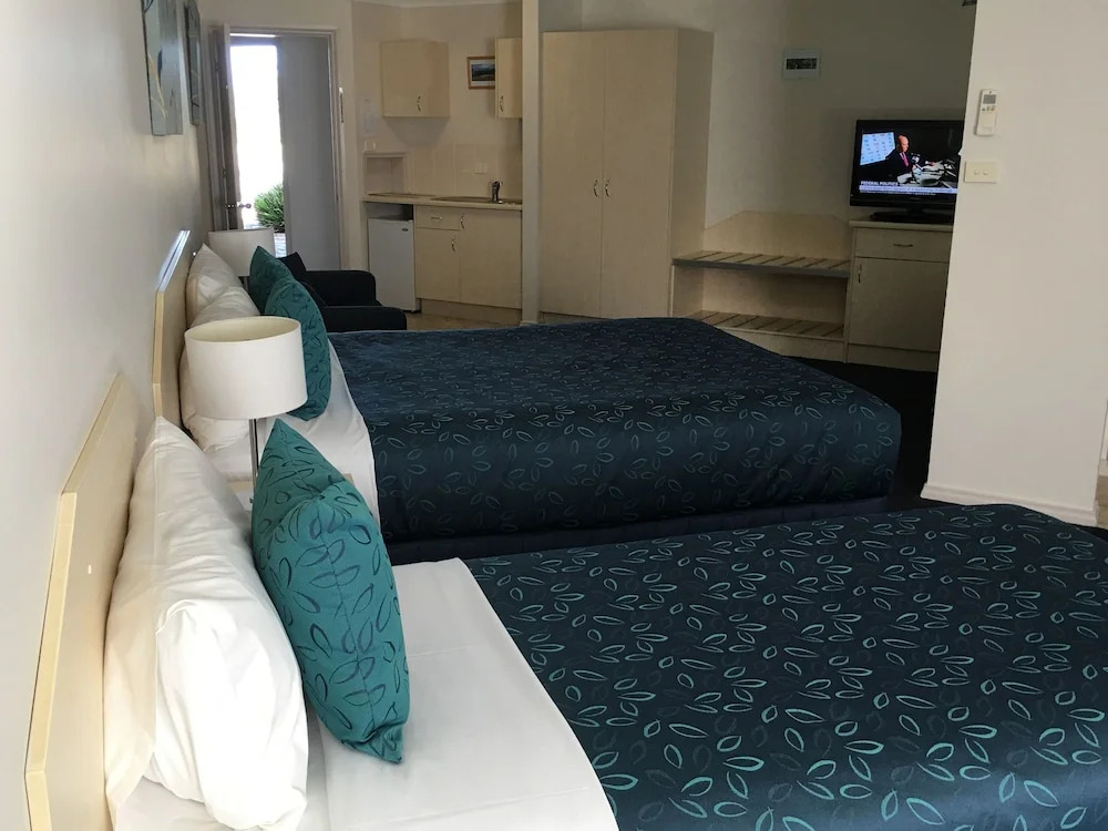 Tuckerbox Motor Inn