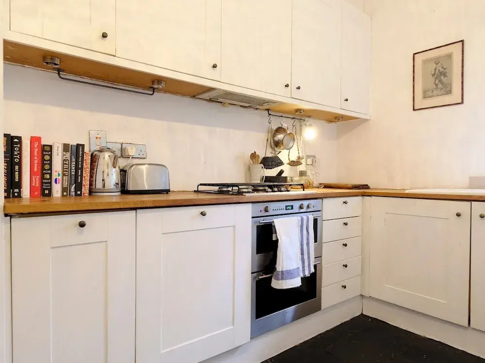 Bright and Modern One Bed in Central London