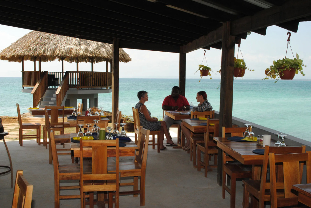 Luna Sea Inn