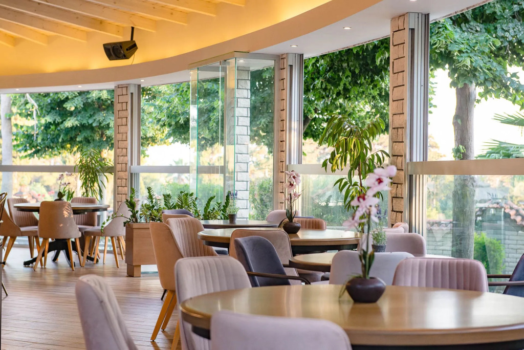 Nepheli Hotel