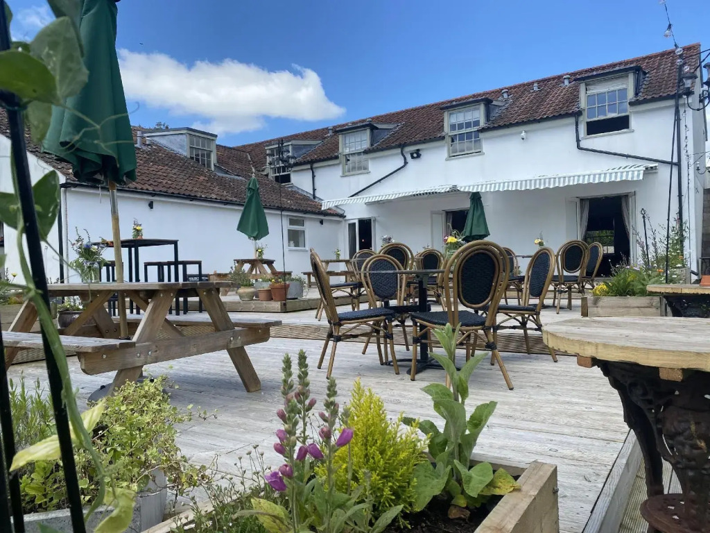 Full Moon Inn Rudge