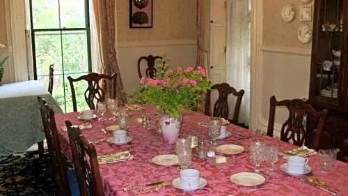 Hillard House Inn