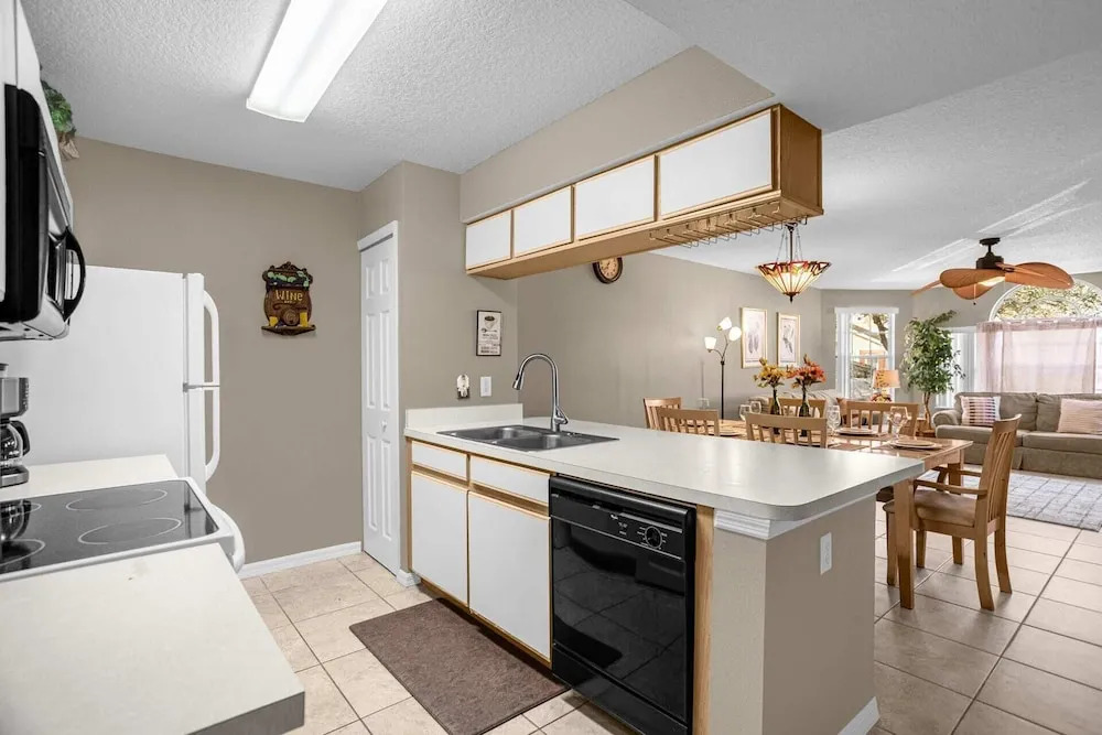 Upstay Sunny 3BR Orlando Home w Patio Near Disney