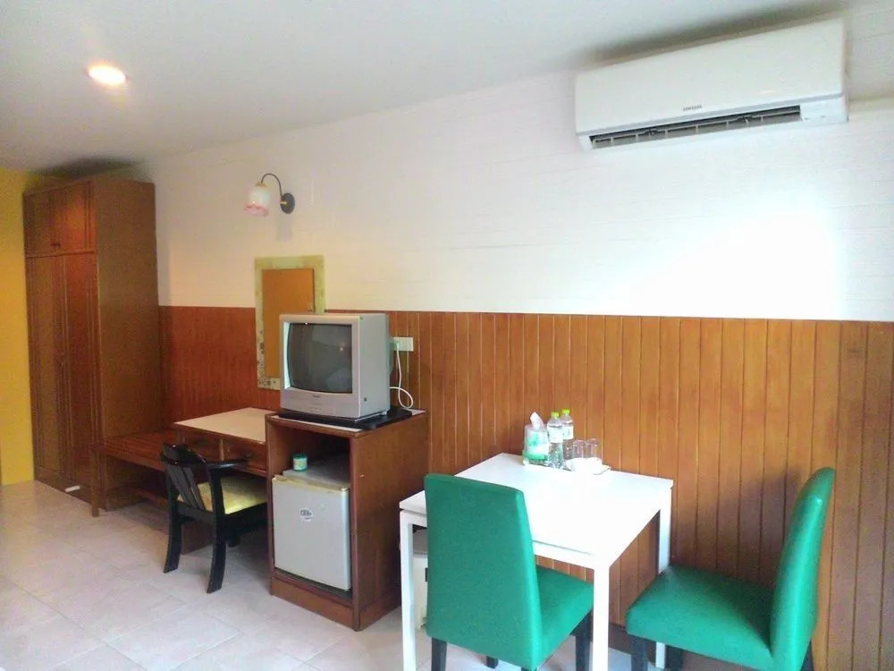 Luna Hut Resort