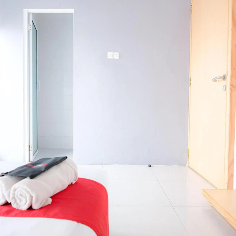 RedDoorz Plus @ Kapuk Business Park