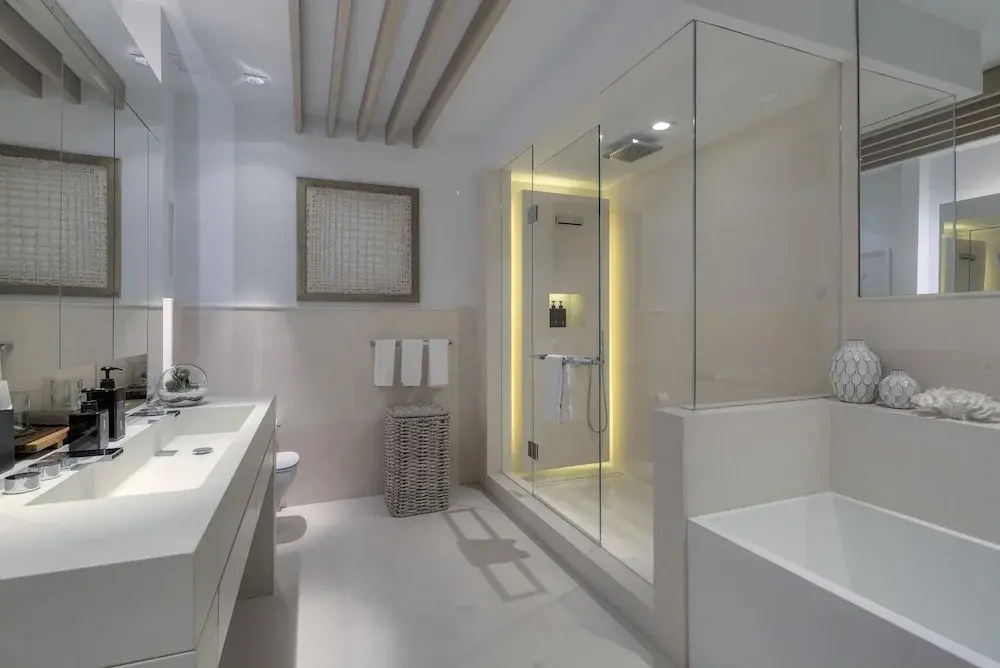 2 2 City View Penthouse Ph1615