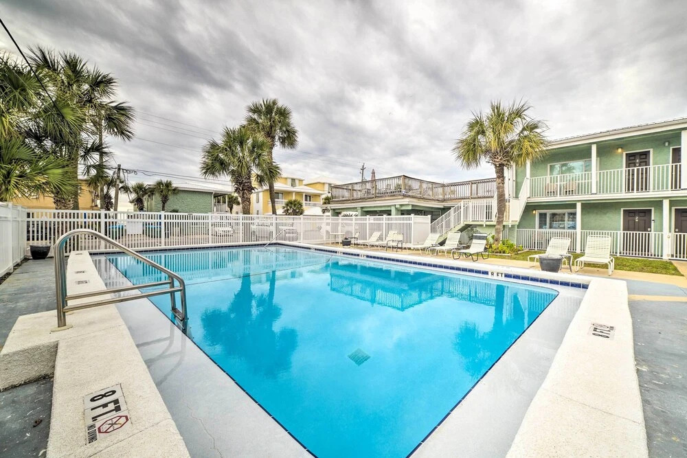 Beachfront PCB Studio: Pool, Patio & Deck Access!