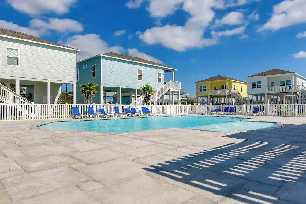 Community Pool Access & Bay View: Rockport Home!