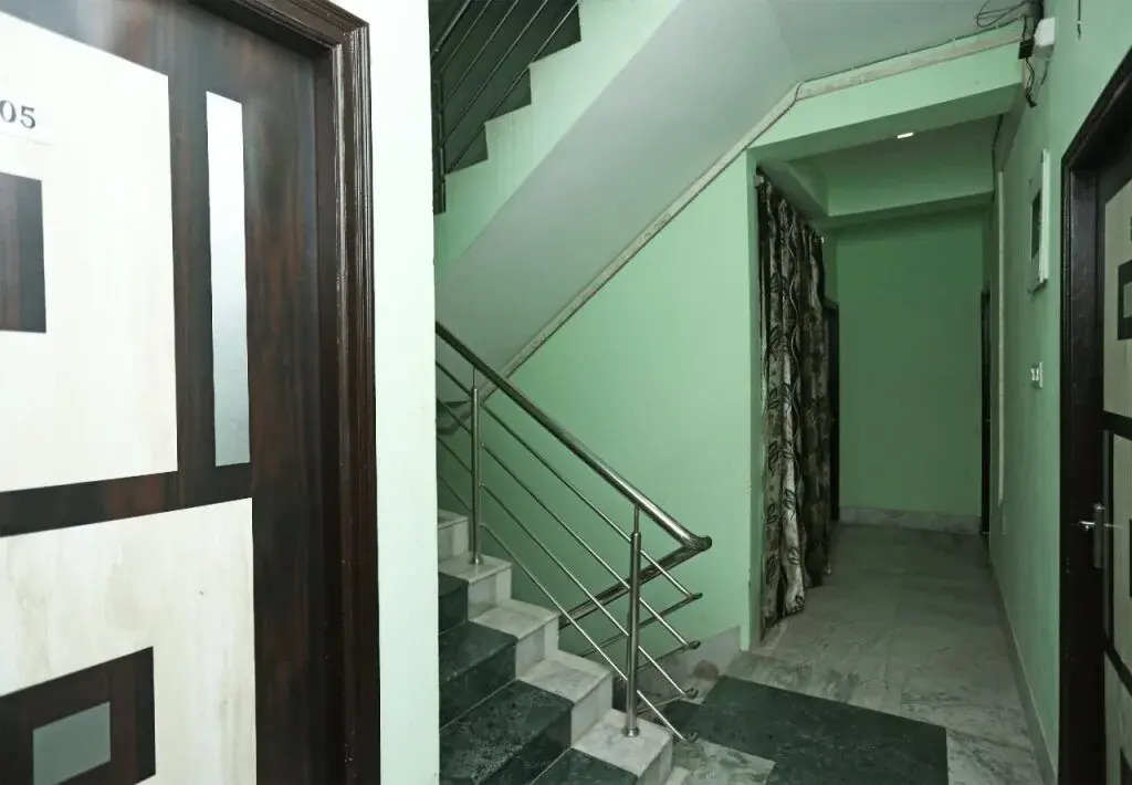 Aashray Guest House By OYO Rooms