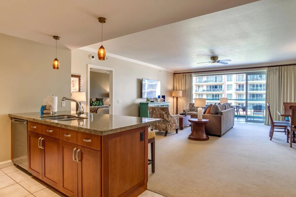 K B M Resorts- Hkk-309 Extra Large 2bdrm, Ocean Views, 3 King Beds, Just 75 Yards From the Ocean!