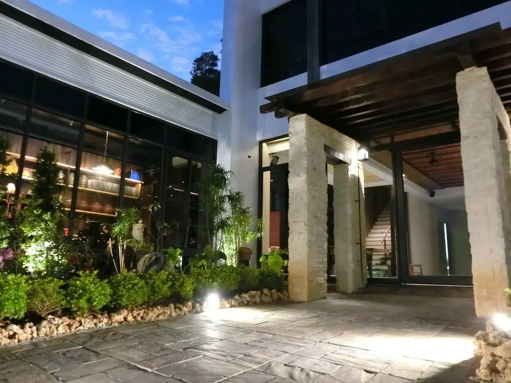 Natural Manor