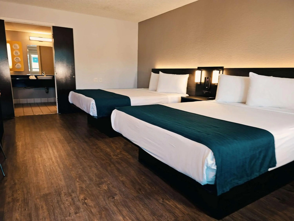 Motel 6-Anaheim, CA - Maingate