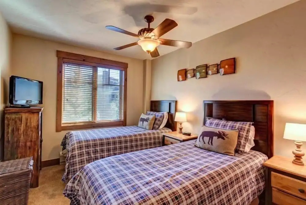 Luxury 2 Bedroom Mountain Vacation Rental in Breckenridge with Access to a Hot Tub Just Two Blocks from Main Street