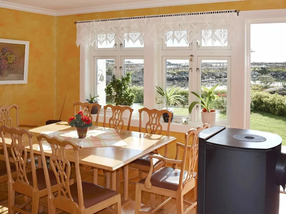 Holiday Home in Ballstad