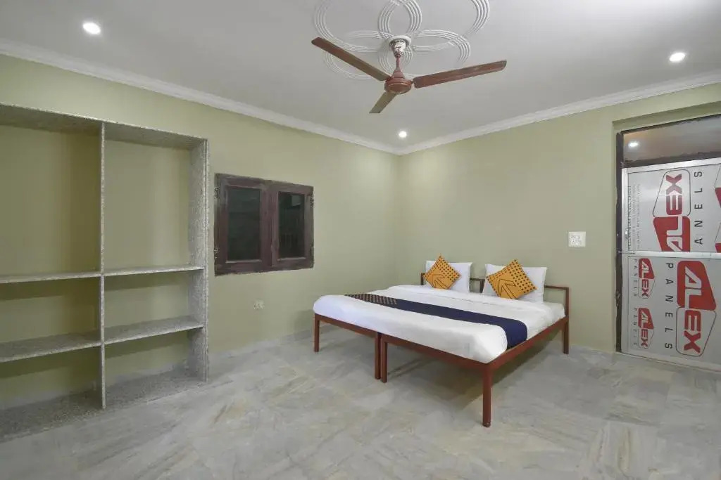 Rlt Pg by OYO Rooms