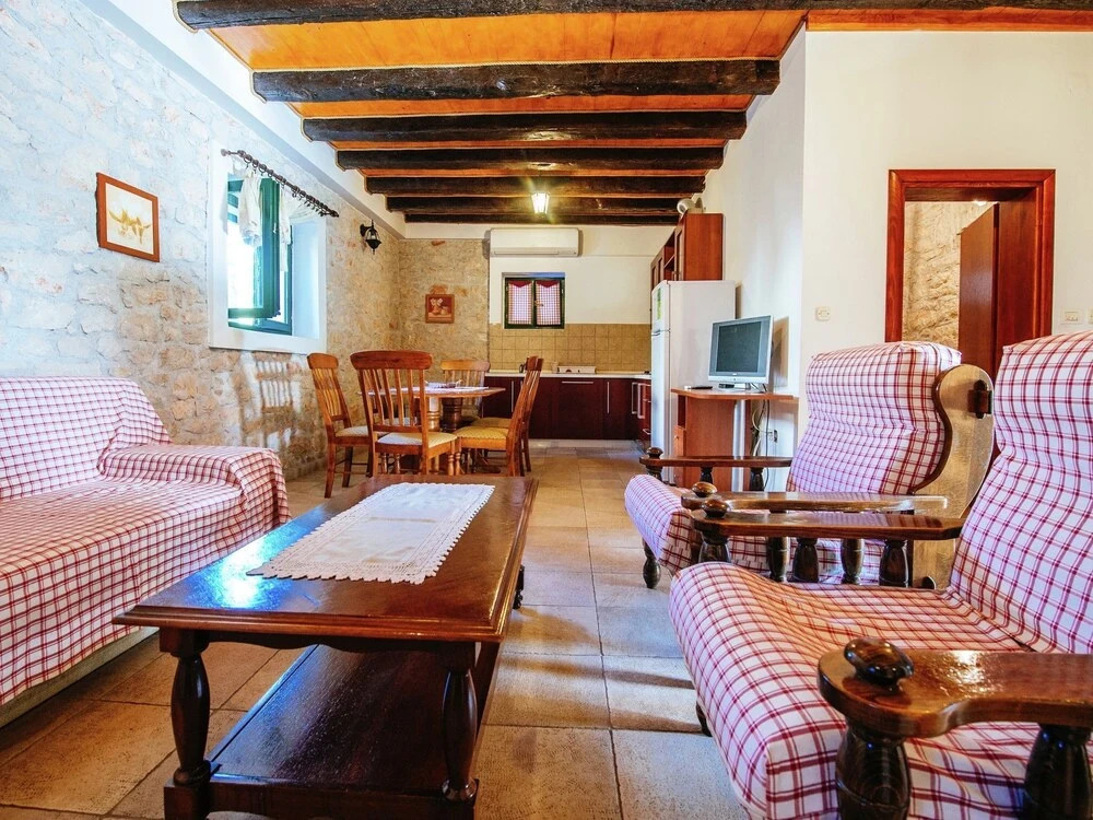 Spacious Ground Floor Apartment With Private Covered Terrace, Near the Sea