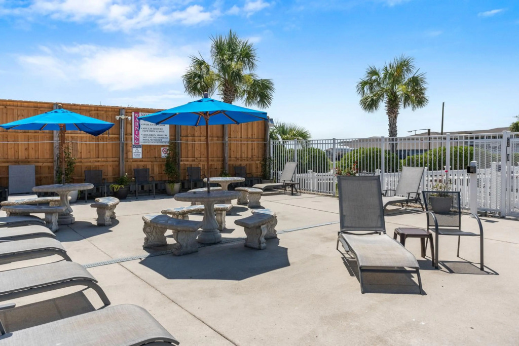 Sea Esta by Oak Island Accommodations