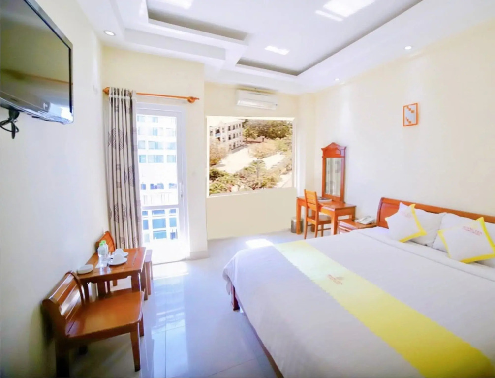 Hoang Yen Canary Hotel