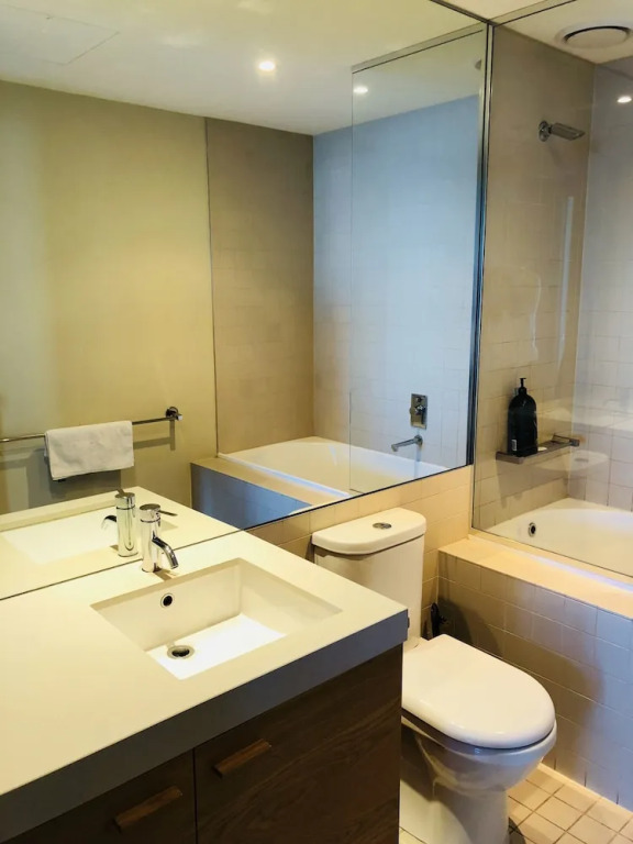 Astonishing Docklands View Deluxe Room