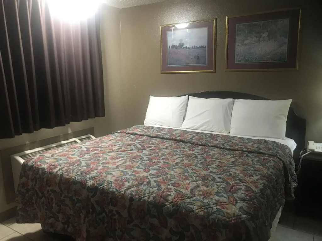 Americas Best Value Inn Woodward at 8th St