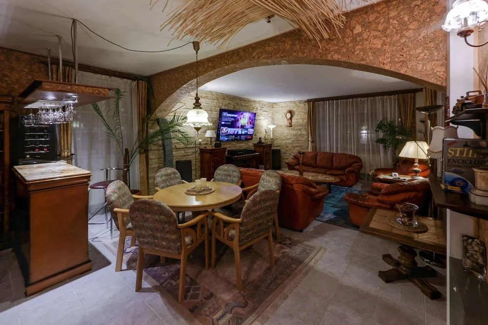 FOREST RETREAT Luxury Villas