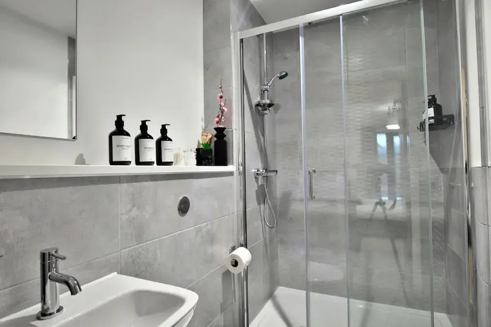 Manchester - 2-bed Apartment - Sleeps 4 - Wifi