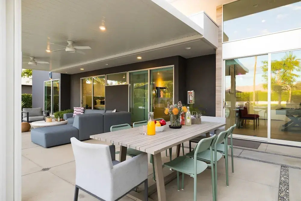 Polo Villa 1 by Avantstay Features Expansive Putting Green Pool Spa Outdoor Firepit 260-322 5 Bedrooms