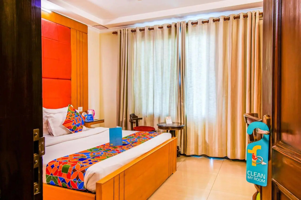 Fabhotel Signature Plaza