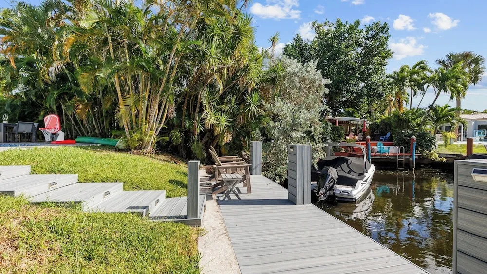 Soleil Breeze by Avantstay Pool + Canalfront Home + Outdoor Dining Canal Deck + Kayak 10 Mins to the Beach