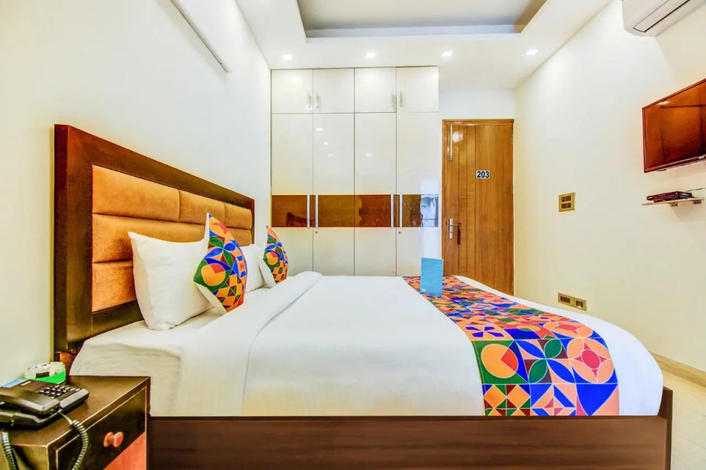 Fabhotel Floyd
