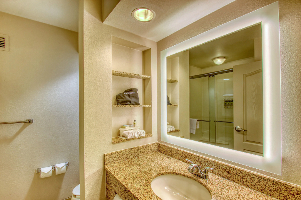 Holiday Inn Express Hotel & Suites Milwaukee Airport, an IHG Hotel