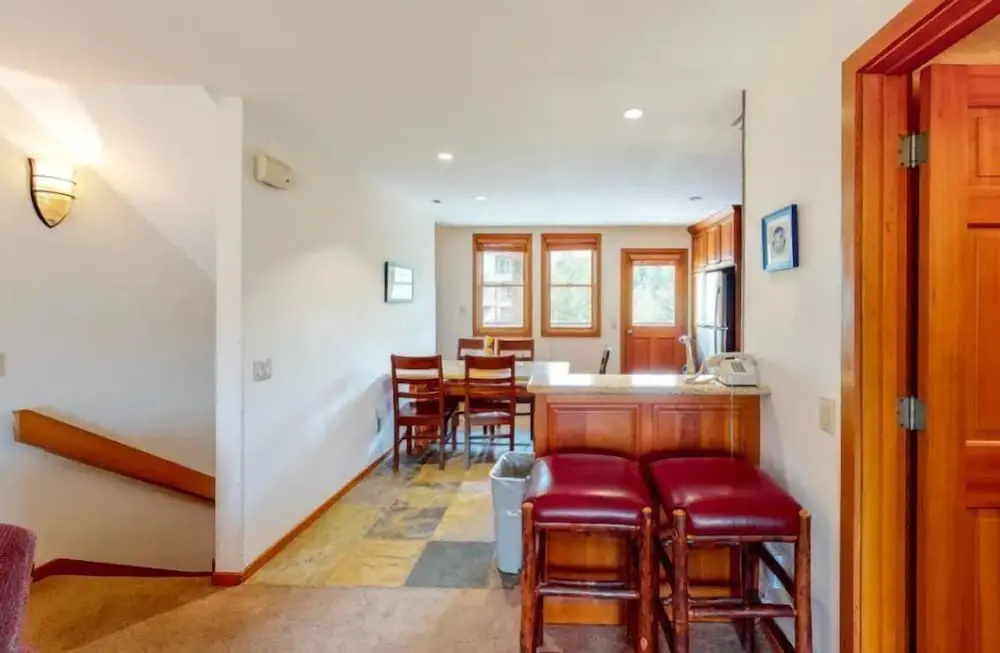 Premier Ski In, Ski-Out 3 Bedroom Condo With Spectacular Views, Heated Outdoor Pool And Hot Tub, Short Walk To Village