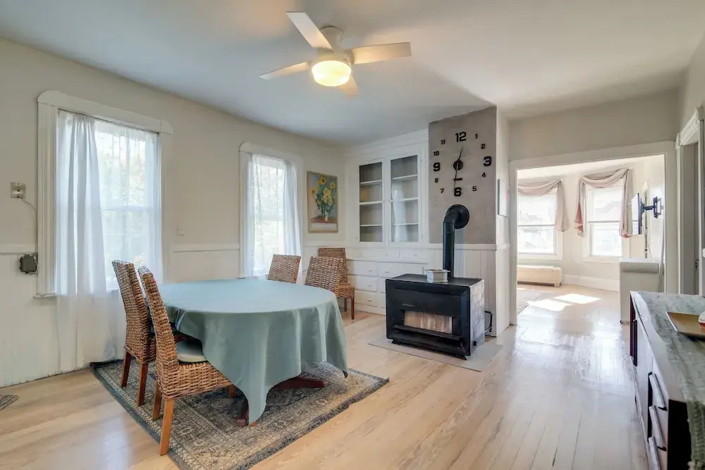 New Bedford Apartment ~ 4 Mi to Fort Phoenix Beach