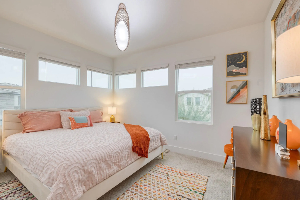 Sunburst by Avantstay Lakefront + Mountain Views