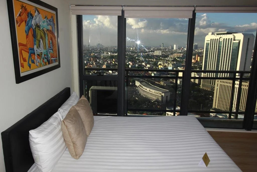 HI HOME At The Knightsbridge Residences