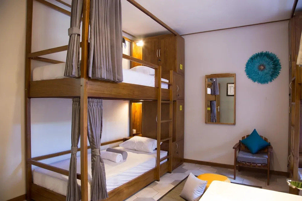 Interconnection Hostel