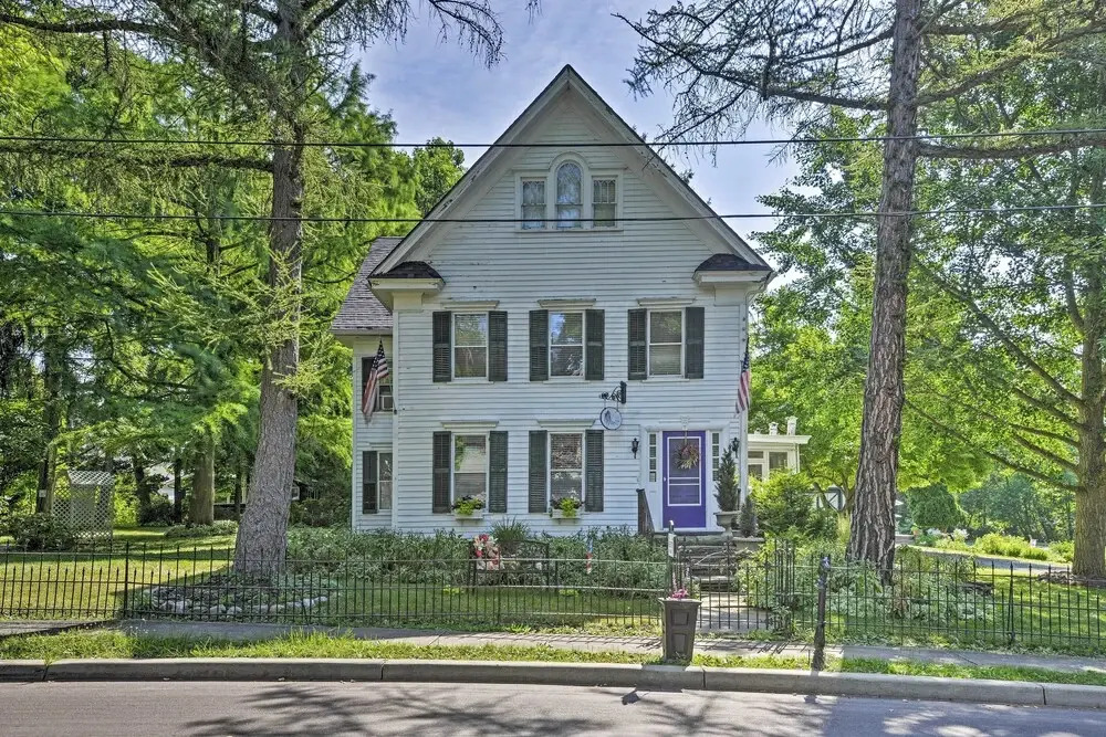 Historic Keuka Lake Estate in Hammondsport w/ Pool