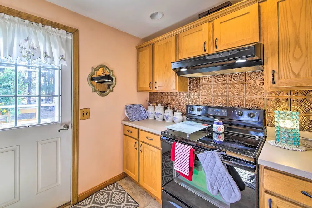 Ocean Inlet Cottage w/ Deck & Grill!
