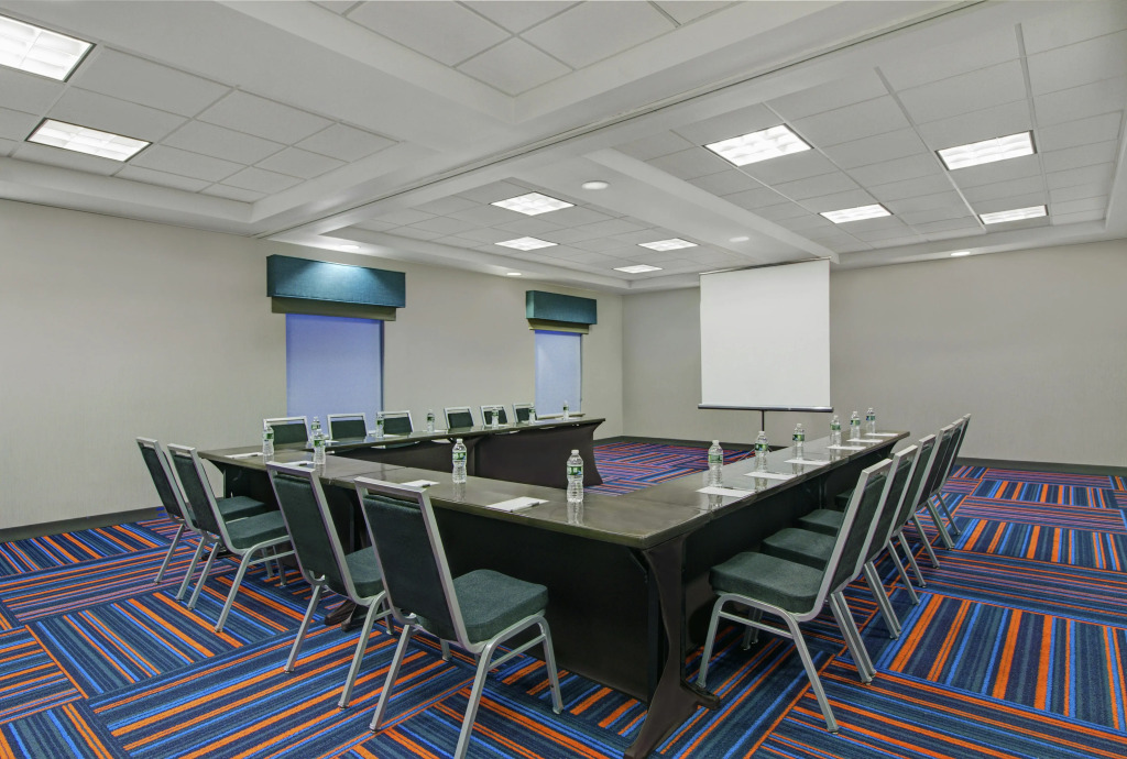 Hampton Inn & Suites Syracuse Dewitt