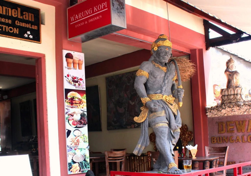Dewa Bungalows, A Balinese House and Art Gallery